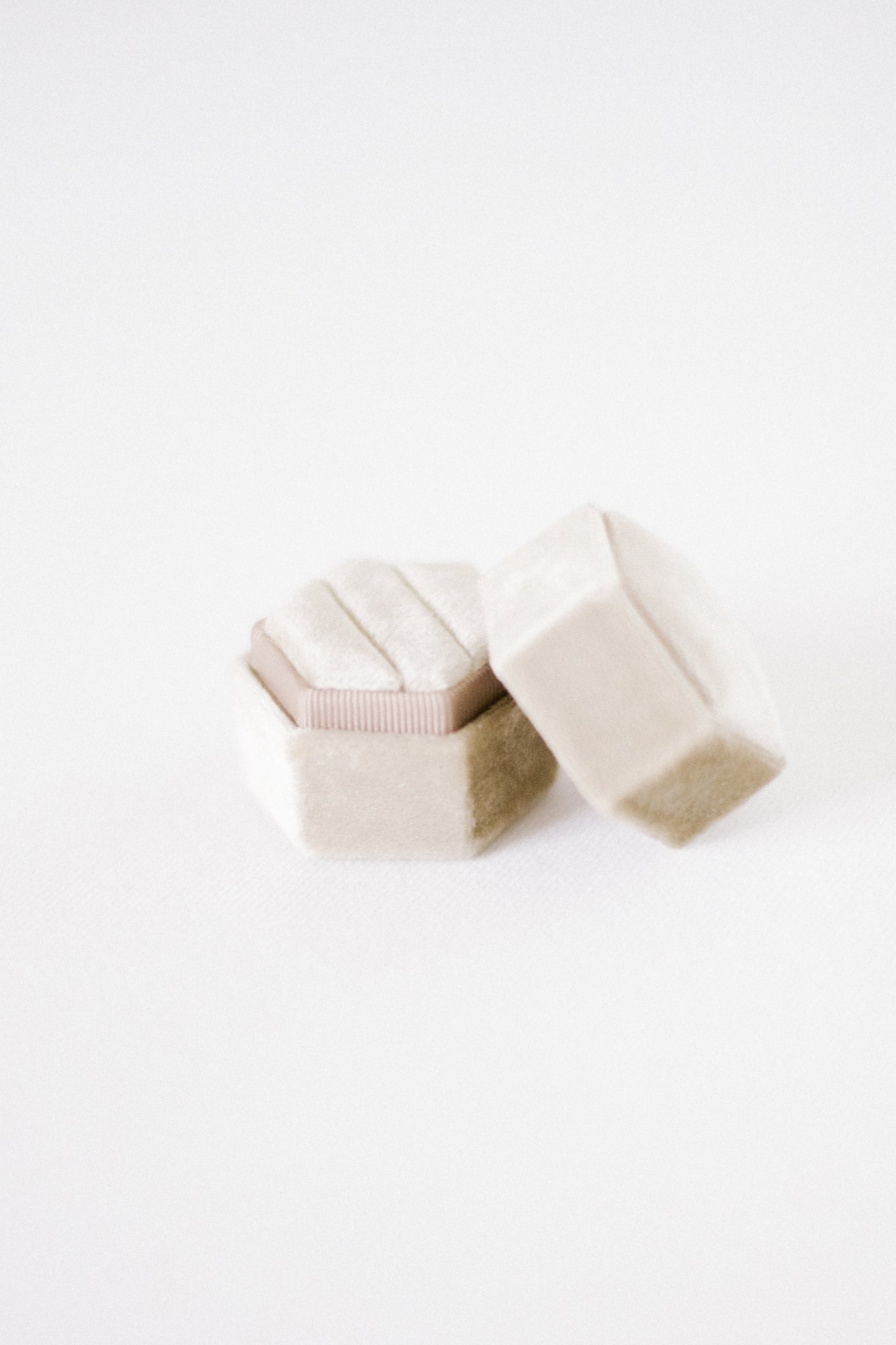 Ring Box - boite à bague en velours - Beige